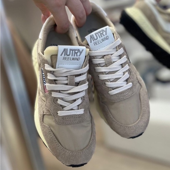 Autry Women’s Reelwind Low Sneaker Nylon/Suede Tan Brown/White sz 39 New in Box - Picture 8 of 8